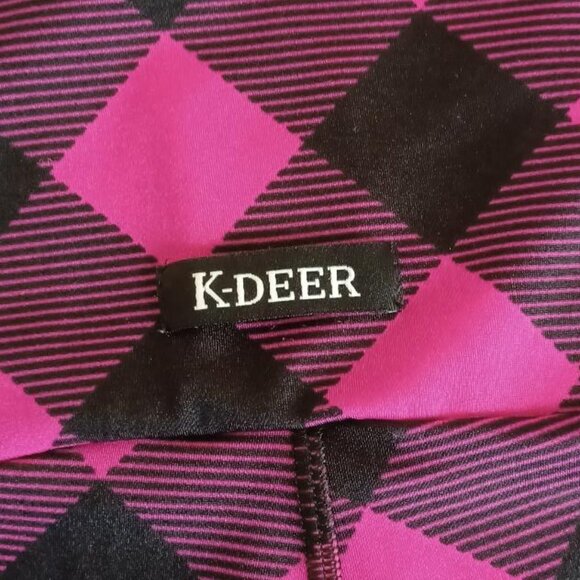 NWOT K-DEER Hot Pink & Black Sneaker Length Leggings Size Large - Picture 4 of 4